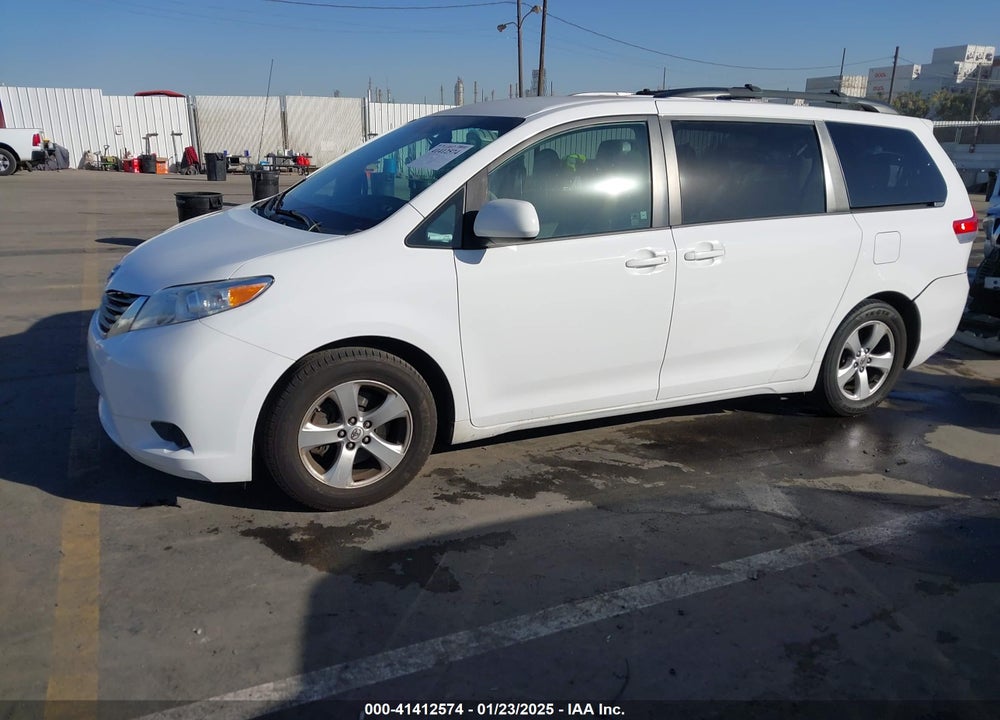 2013 TOYOTA SIENNA LE V6 8 PASSENGER VIN: 5TDKK3DCXDS345337