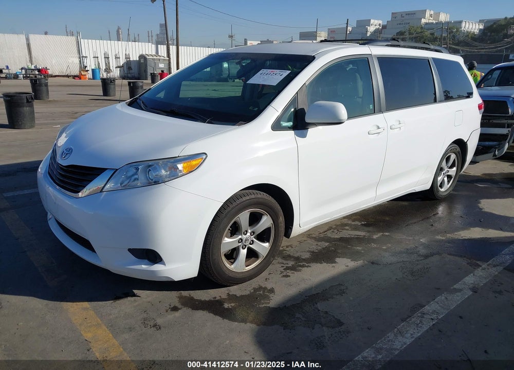 2013 TOYOTA SIENNA LE V6 8 PASSENGER VIN: 5TDKK3DCXDS345337