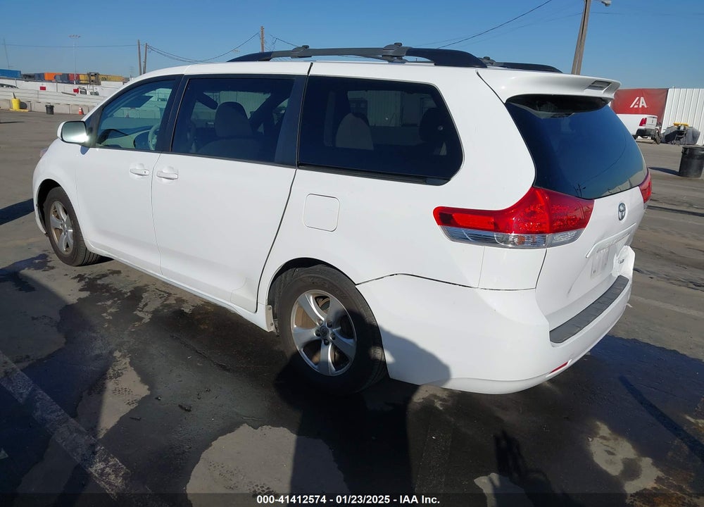 2013 TOYOTA SIENNA LE V6 8 PASSENGER VIN: 5TDKK3DCXDS345337