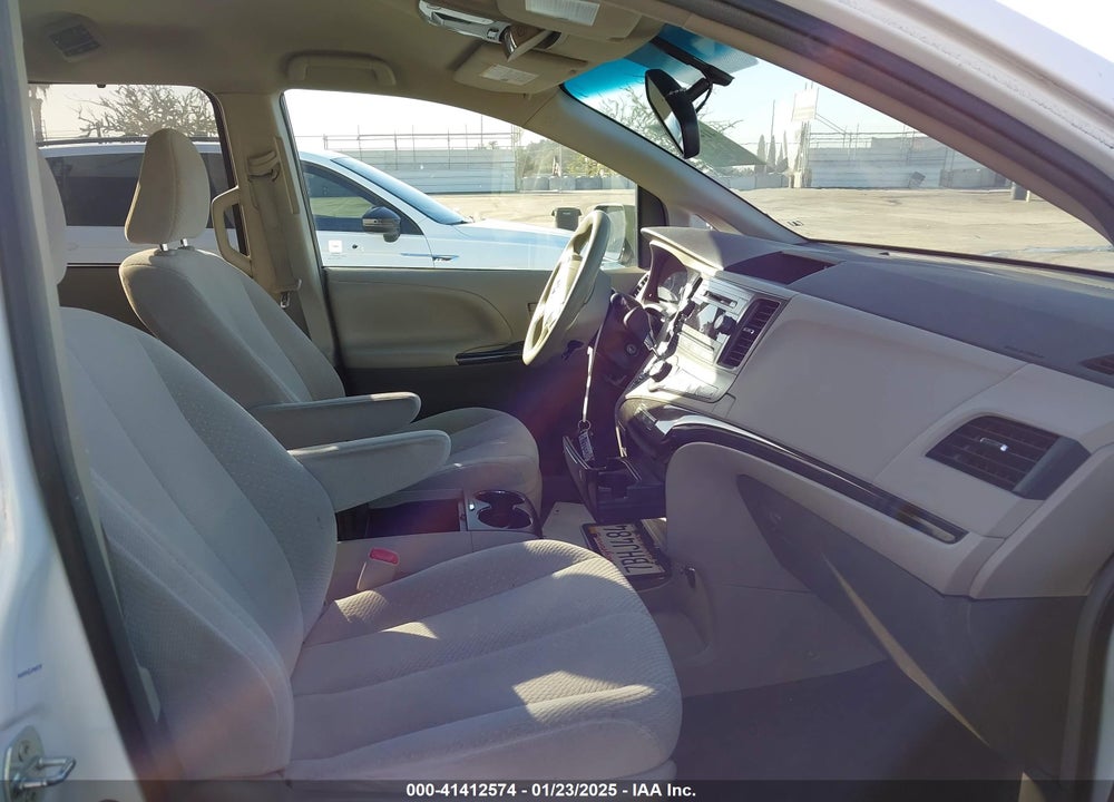 2013 TOYOTA SIENNA LE V6 8 PASSENGER VIN: 5TDKK3DCXDS345337