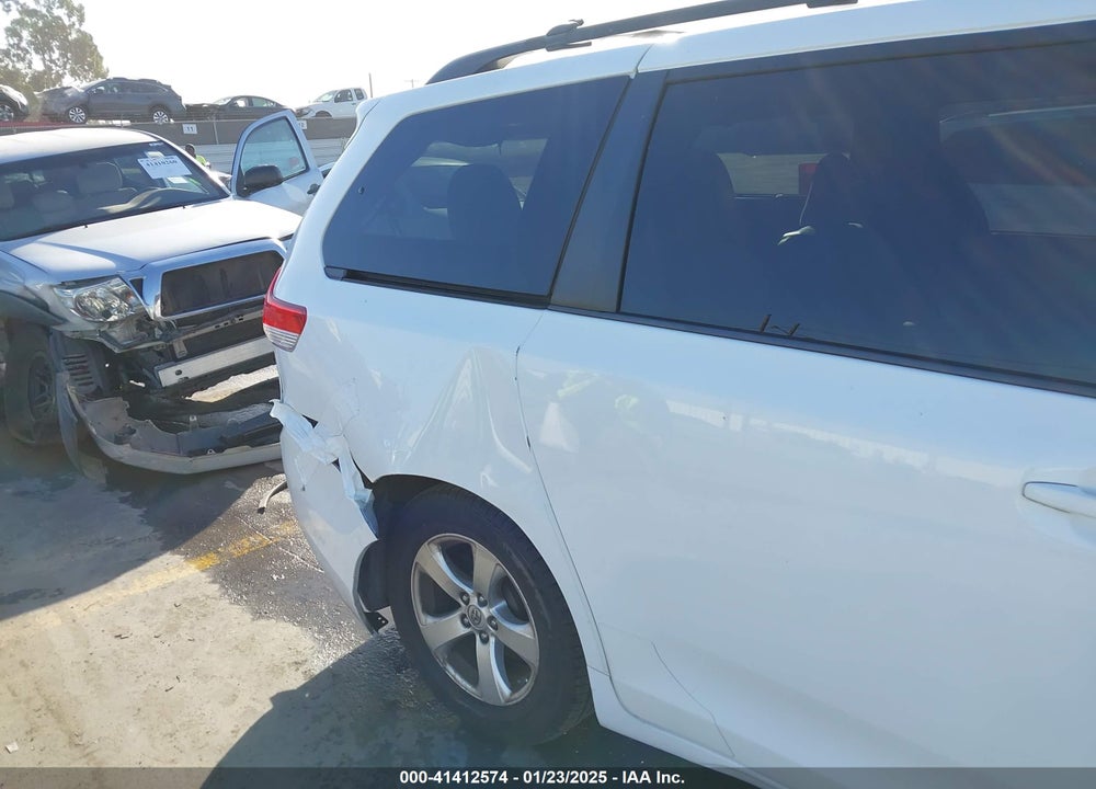 2013 TOYOTA SIENNA LE V6 8 PASSENGER VIN: 5TDKK3DCXDS345337