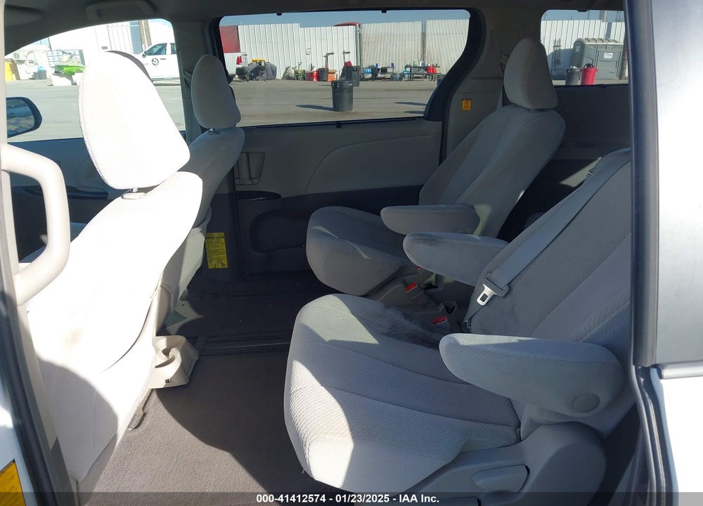 2013 TOYOTA SIENNA LE V6 8 PASSENGER VIN: 5TDKK3DCXDS345337