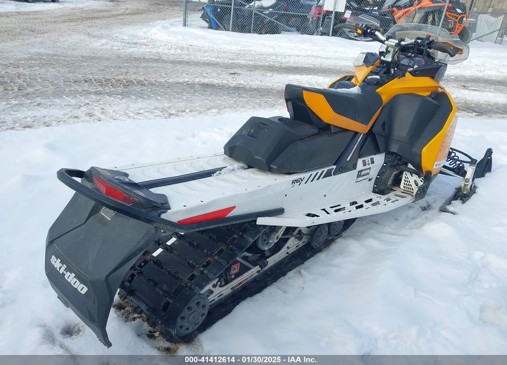 2017 SKI DOO RENEGADE X E-TEC 850 VIN: 2BPSUWHRXHV000096
