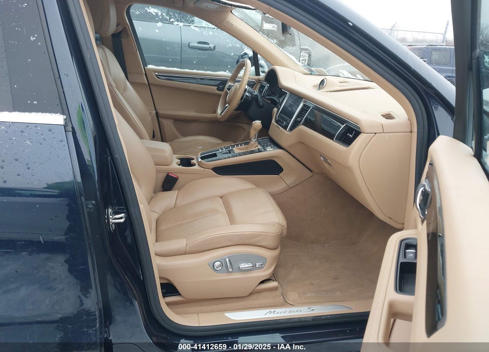 2017 PORSCHE MACAN S VIN: WP1AB2A52HLB13817