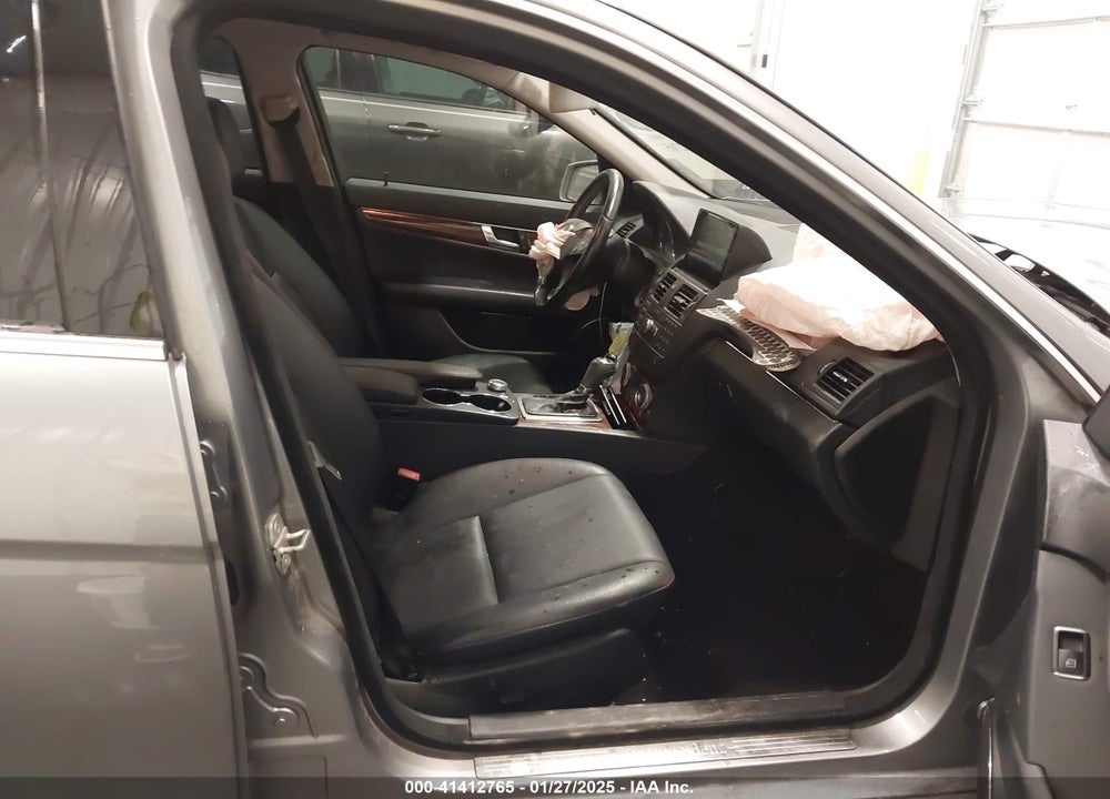 2011 MERCEDES-BENZ C 300 LUXURY 4MATIC/SPORT 4MATIC VIN: WDDGF8BB1BR140668