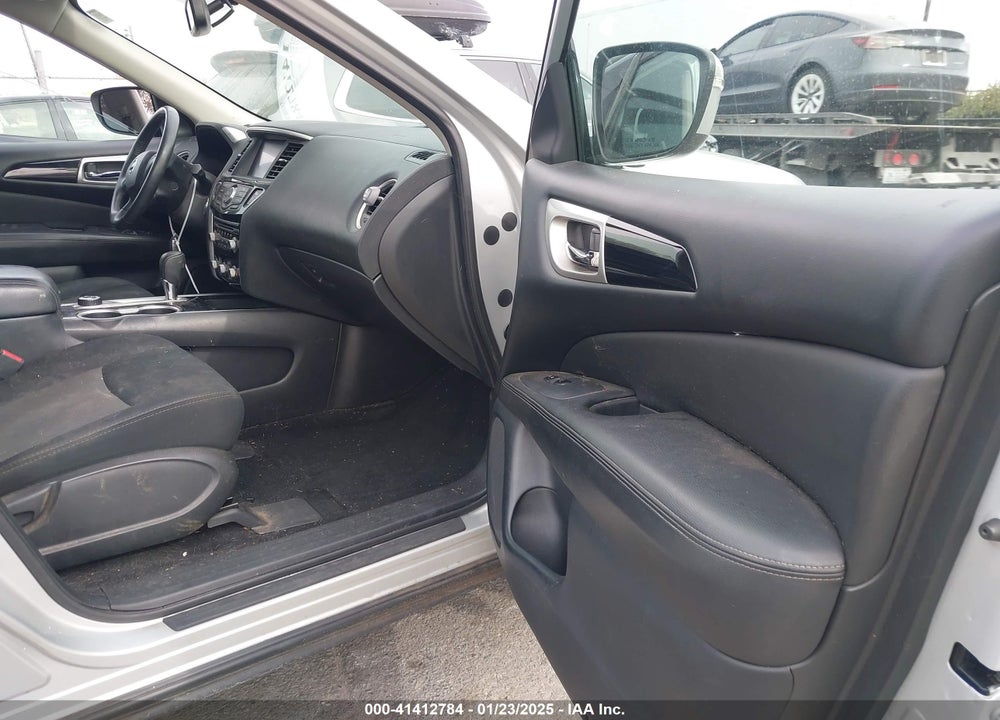 2018 NISSAN PATHFINDER SV VIN: 5N1DR2MM1JC675383