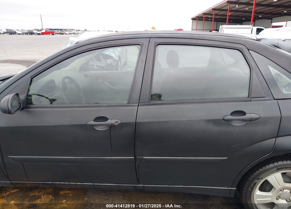 2005 FORD FOCUS ZX4 VIN: 1FAFP34N75W301159