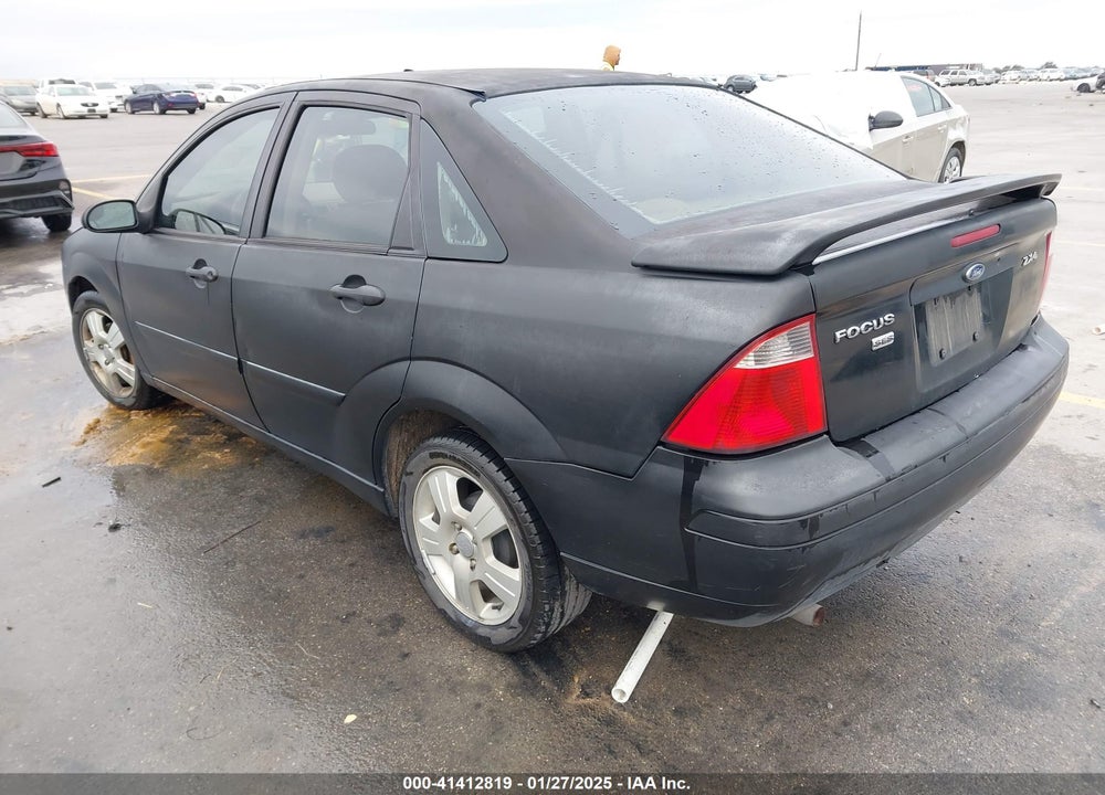 2005 FORD FOCUS ZX4 VIN: 1FAFP34N75W301159