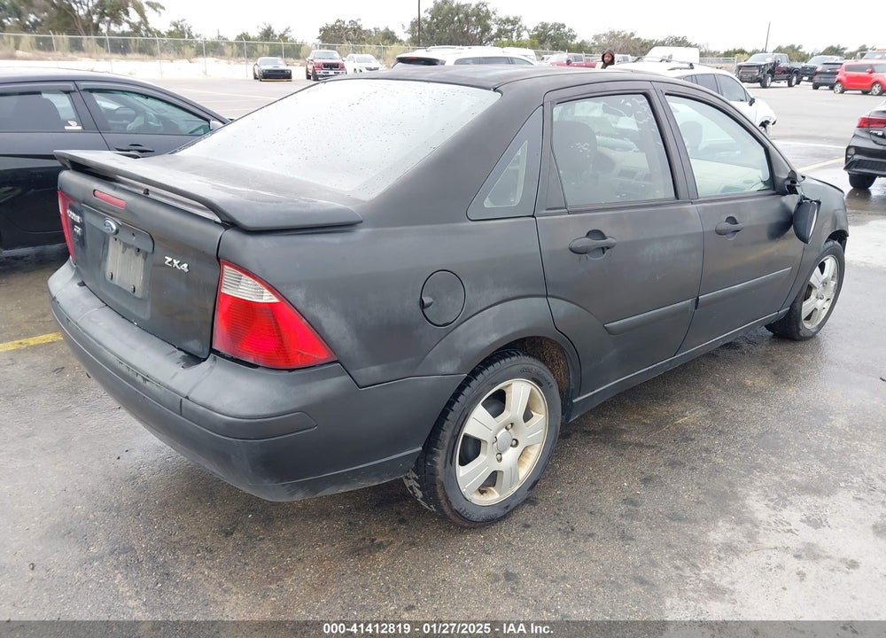 2005 FORD FOCUS ZX4 VIN: 1FAFP34N75W301159