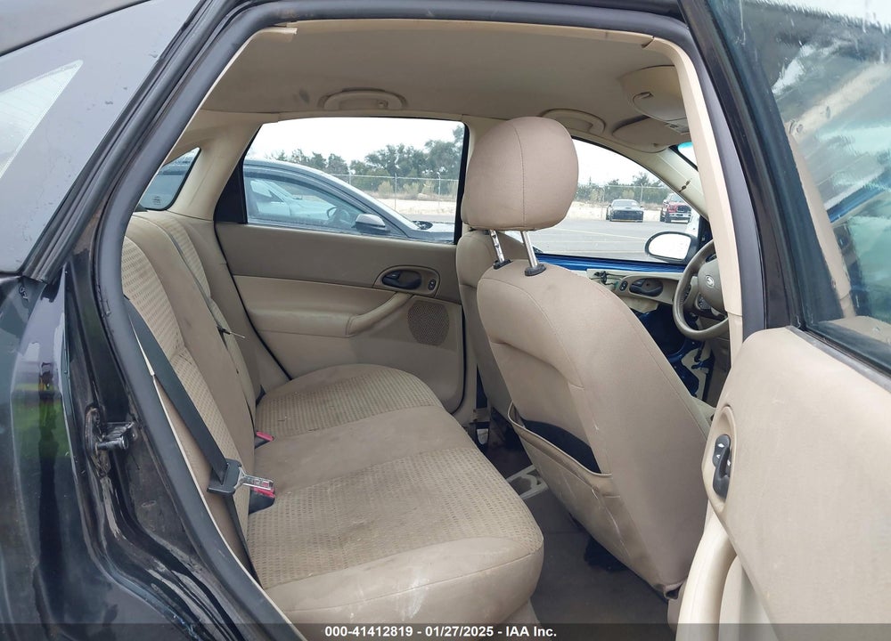 2005 FORD FOCUS ZX4 VIN: 1FAFP34N75W301159
