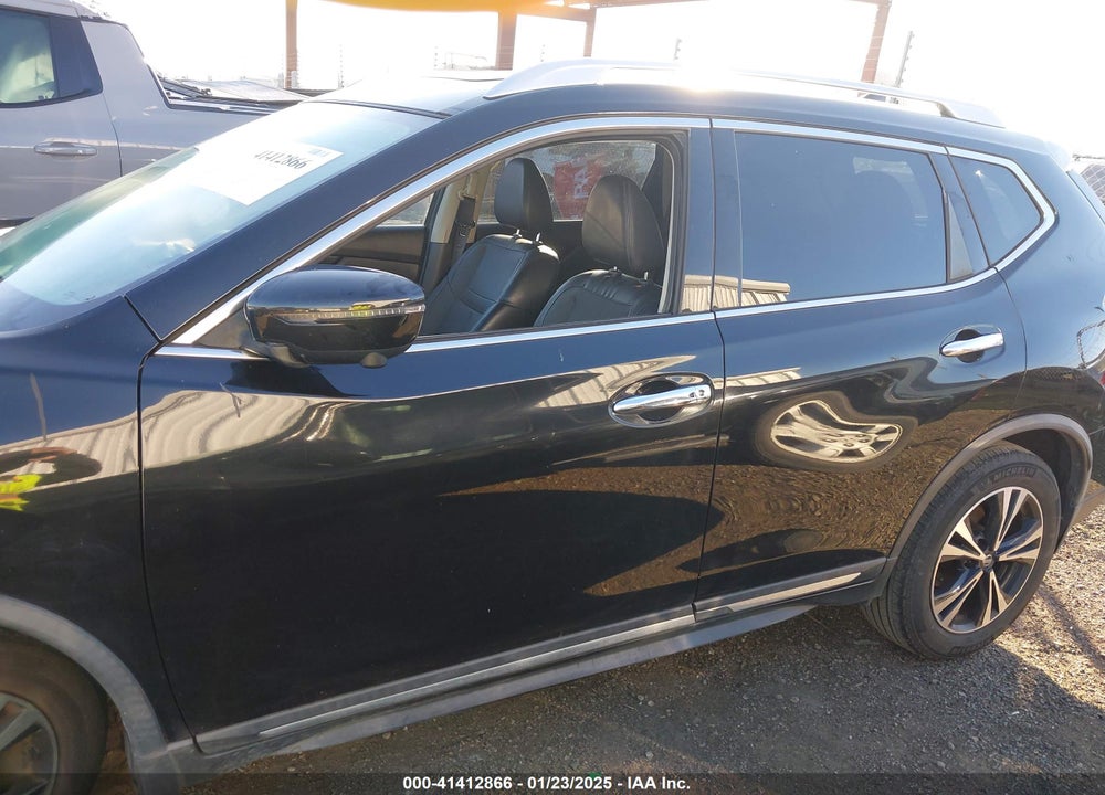 2017 NISSAN ROGUE SL VIN: JN8AT2MT8HW150771