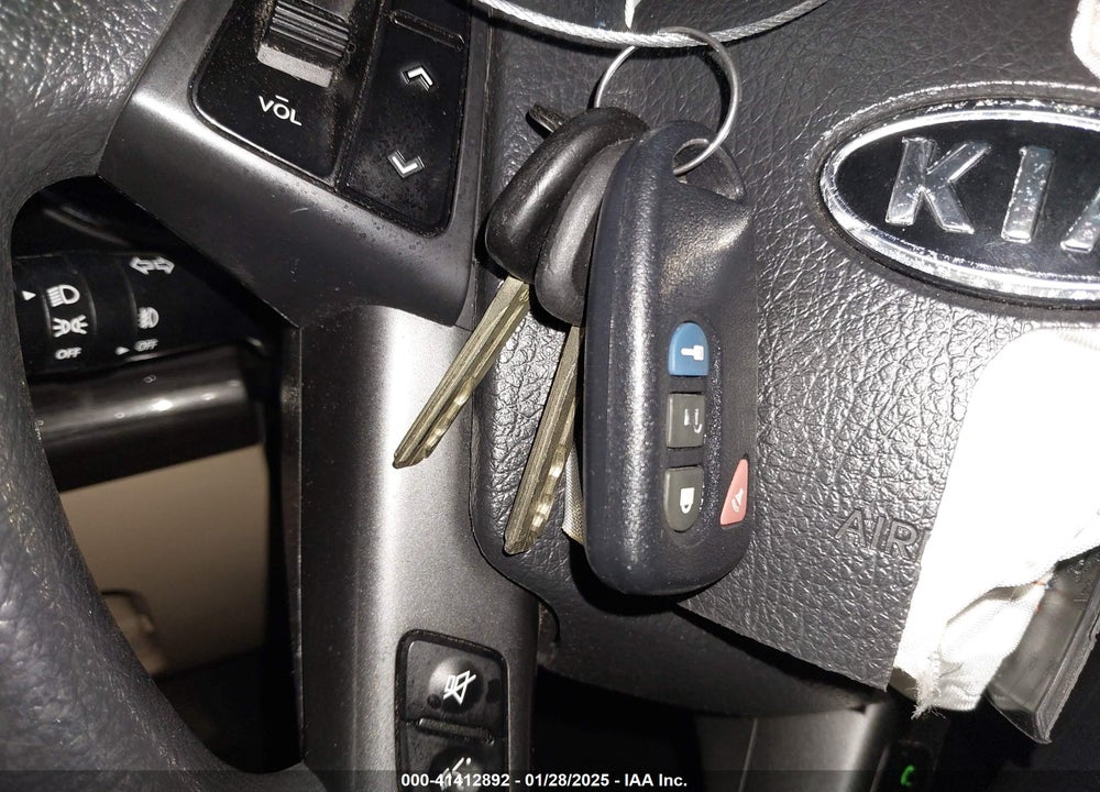2012 KIA SORENTO LX VIN: 5XYKTDA63CG219608