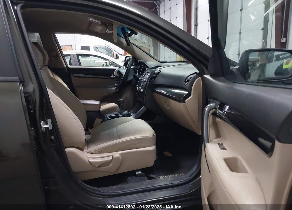 2012 KIA SORENTO LX VIN: 5XYKTDA63CG219608