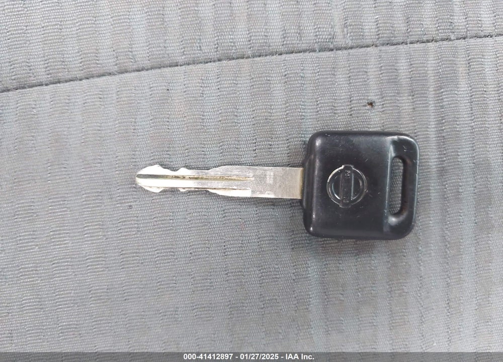 2004 NISSAN TITAN SE VIN: 1N6AA07A14N570952
