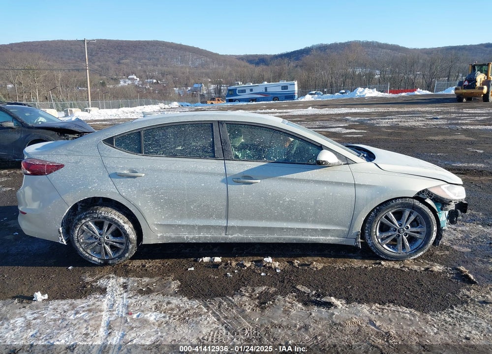 2017 HYUNDAI ELANTRA SE VIN: KMHD84LF3HU246493