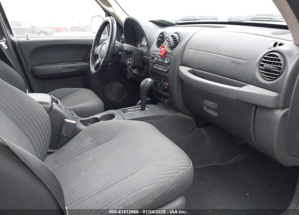 2004 JEEP LIBERTY VIN: 1J4GL48KX4W260793