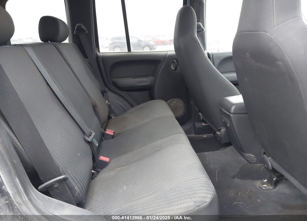 2004 JEEP LIBERTY VIN: 1J4GL48KX4W260793