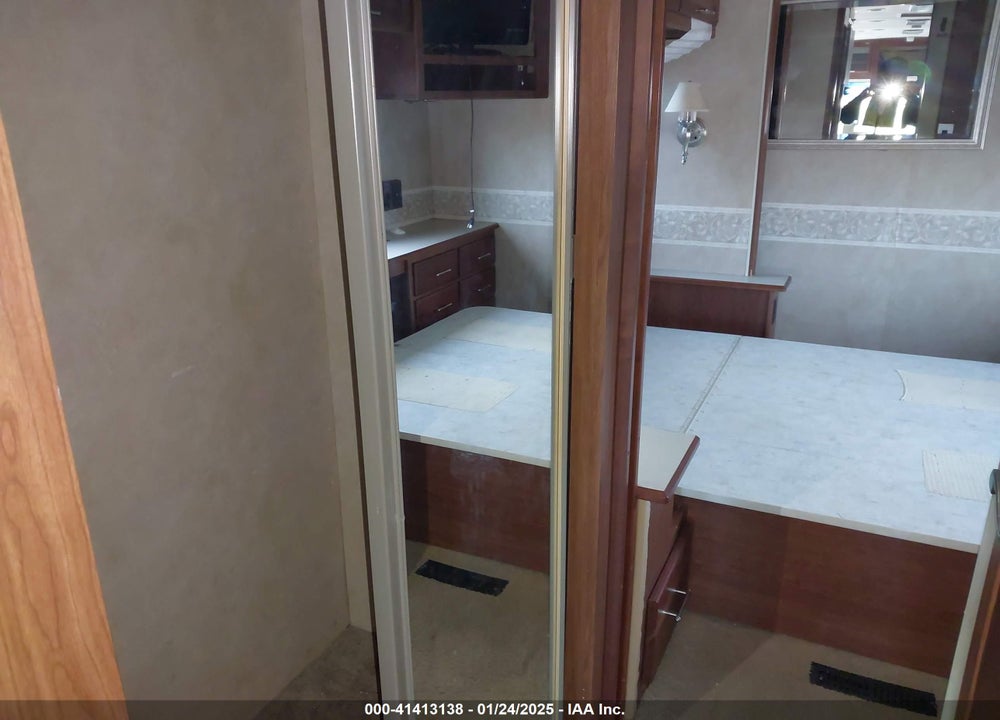 2006 WINNEBAGO ADVENTURER VIN: 5B4MP67G663413167