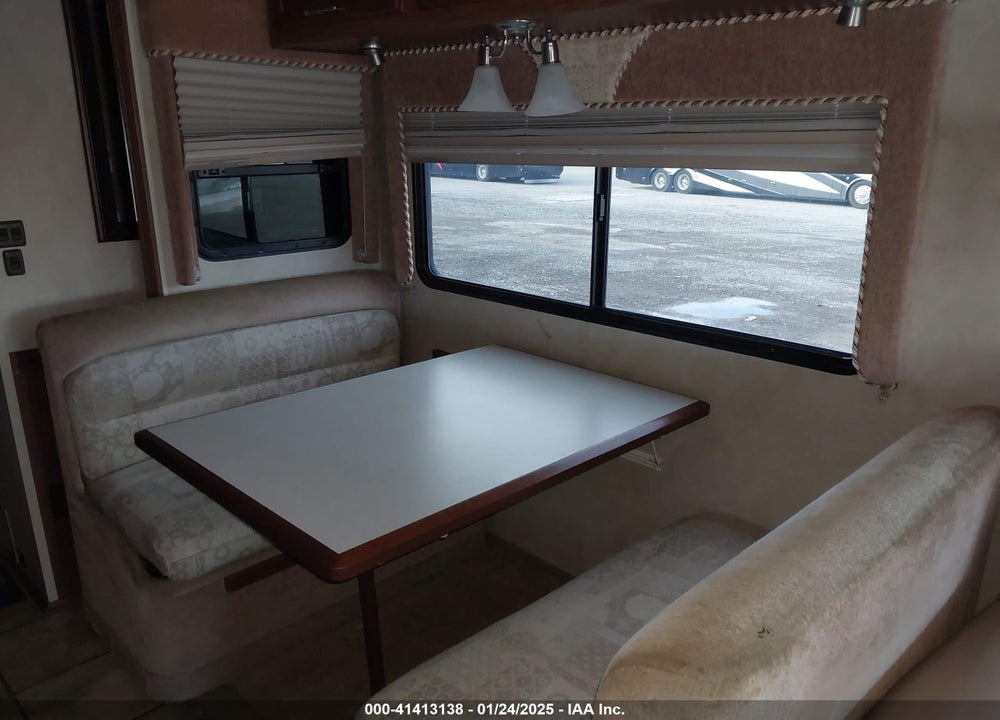 2006 WINNEBAGO ADVENTURER VIN: 5B4MP67G663413167