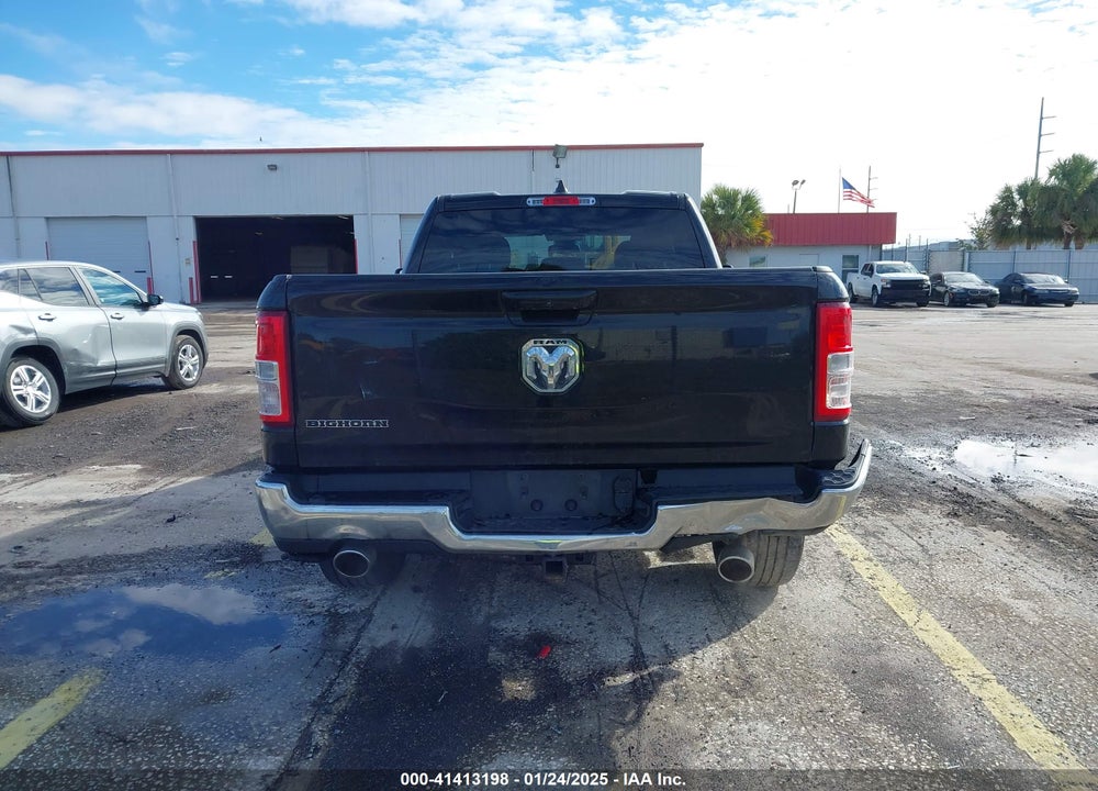 2022 RAM 1500 BIG HORN 4X2 6'4 BOX VIN: 1C6RREBT3NN290964