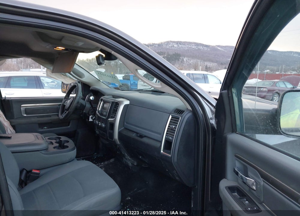2015 RAM 2500 SLT VIN: 3C6TR5DTXFG638658