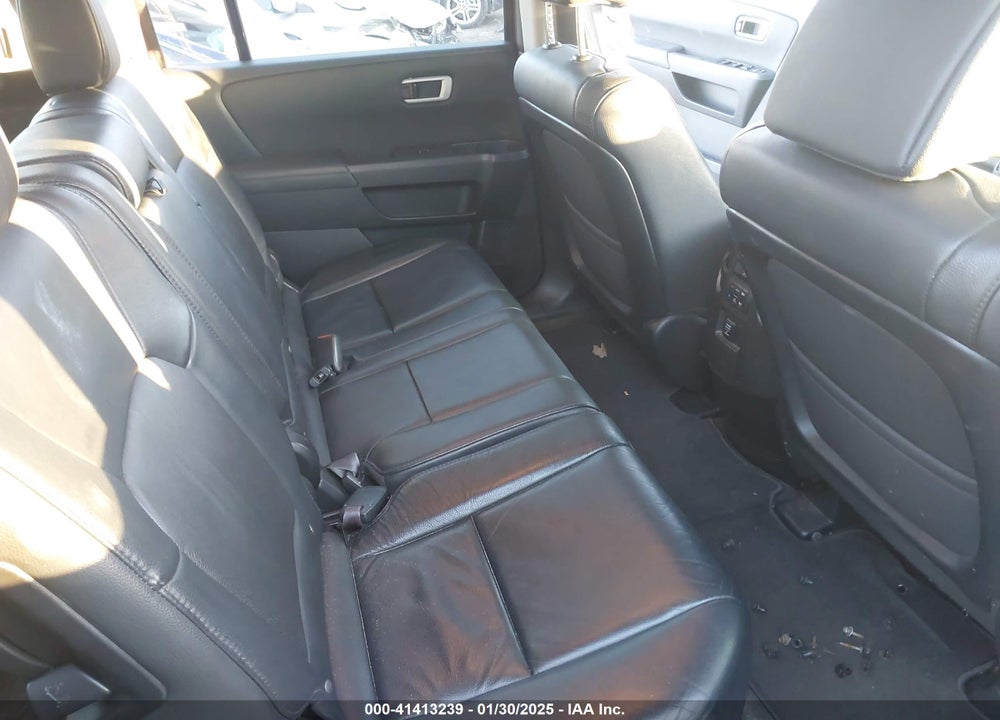 2015 HONDA PILOT EX-L VIN: 5FNYF4H71FB017880