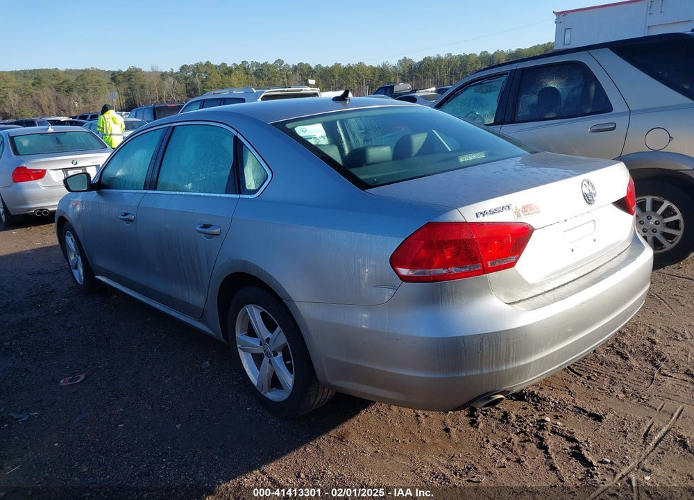 2013 VOLKSWAGEN PASSAT VIN: 1VWBP7A30DC127371