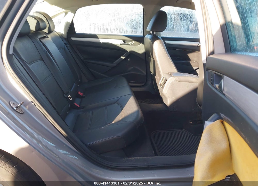 2013 VOLKSWAGEN PASSAT VIN: 1VWBP7A30DC127371