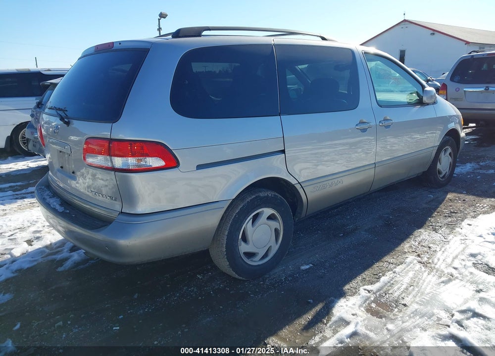 2002 TOYOTA SIENNA XLE VIN: 4T3ZF13C62U496793