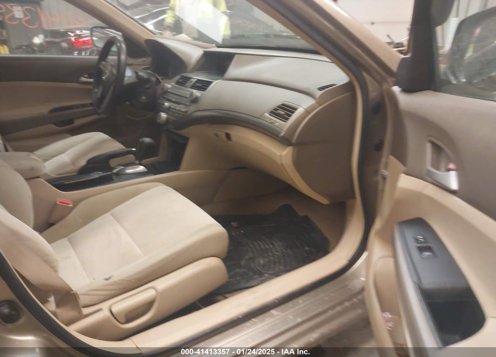 2008 HONDA ACCORD VIN: 1HGCP26418A085100