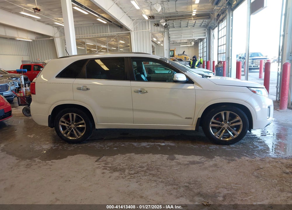 2014 KIA SORENTO VIN: 5XYKWDA72EG438837