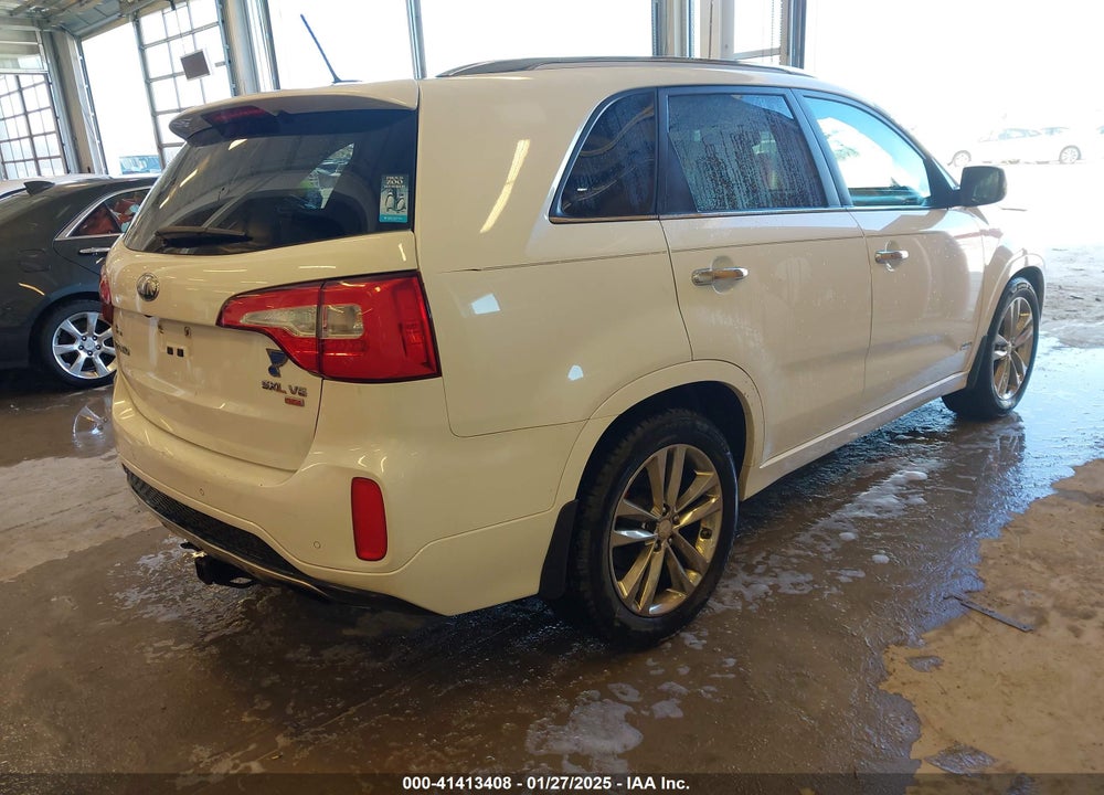 2014 KIA SORENTO VIN: 5XYKWDA72EG438837