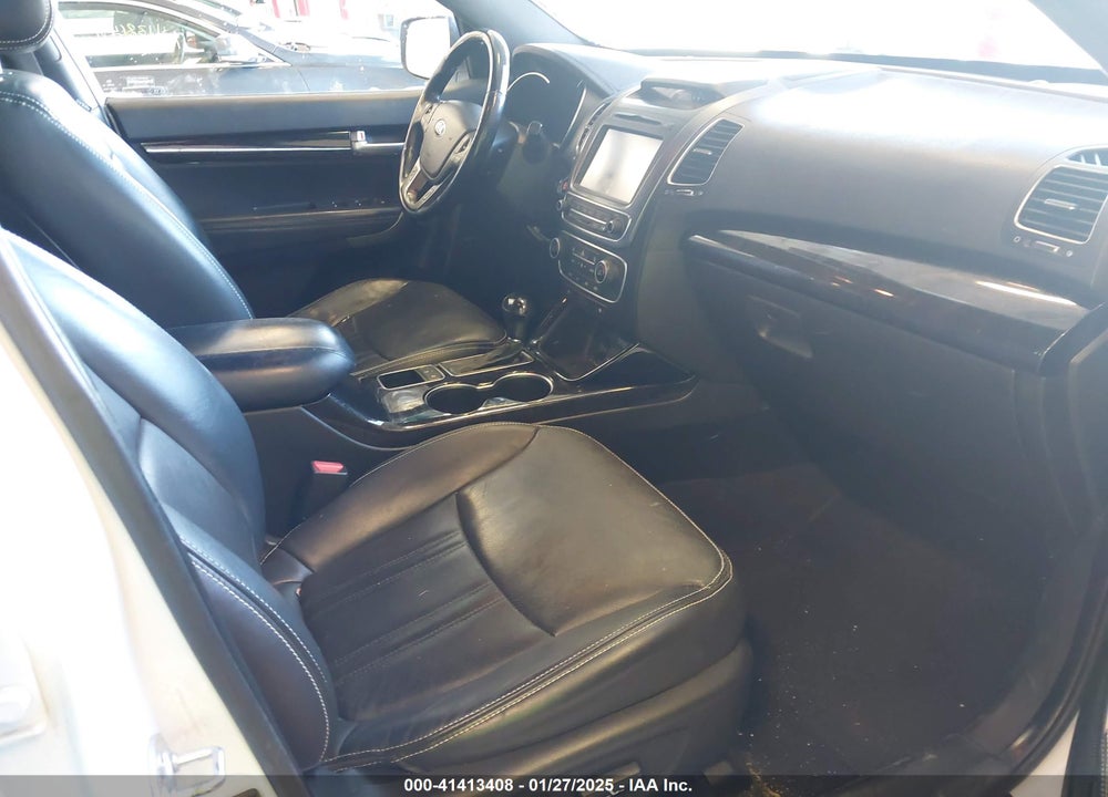 2014 KIA SORENTO VIN: 5XYKWDA72EG438837