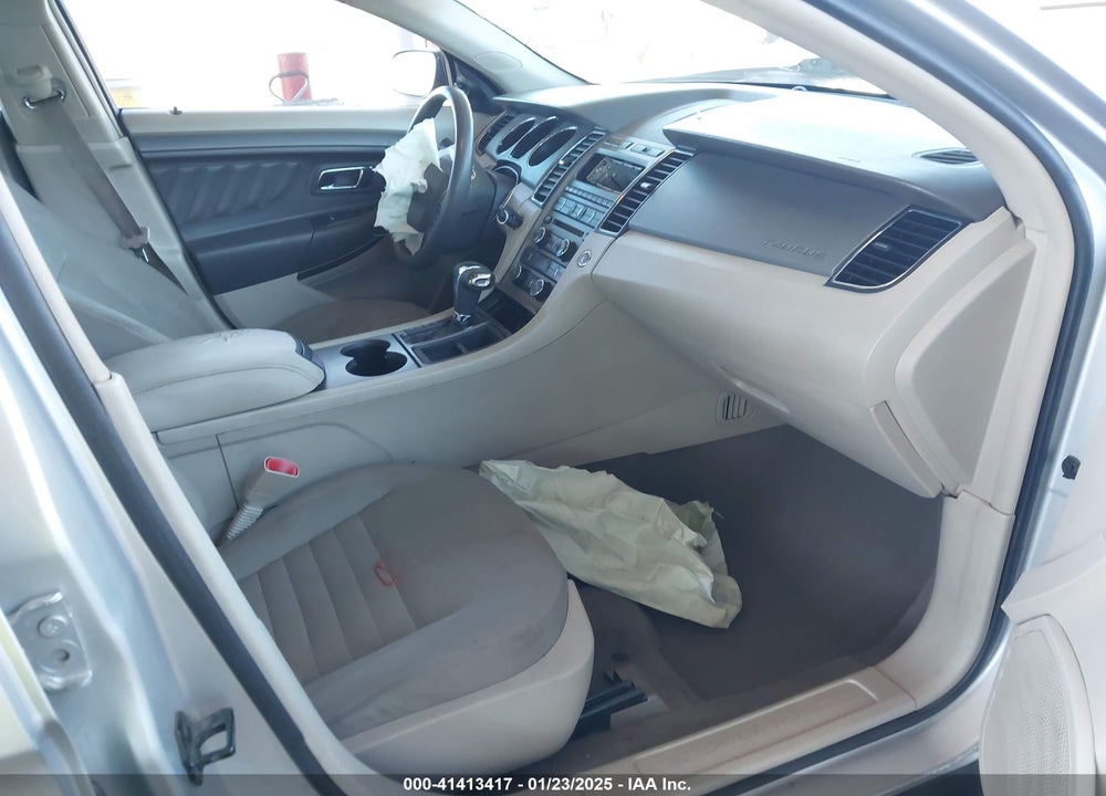 2010 FORD TAURUS SE VIN: 1FAHP2DW0AG165859