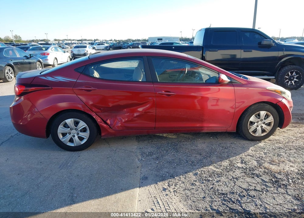 2016 HYUNDAI ELANTRA VIN: 5NPDH4AE0GH743606