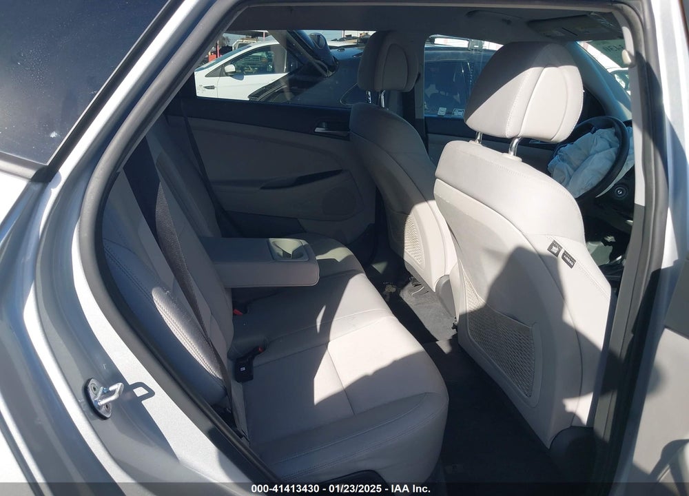 2017 HYUNDAI TUCSON SE VIN: KM8J33A41HU435835
