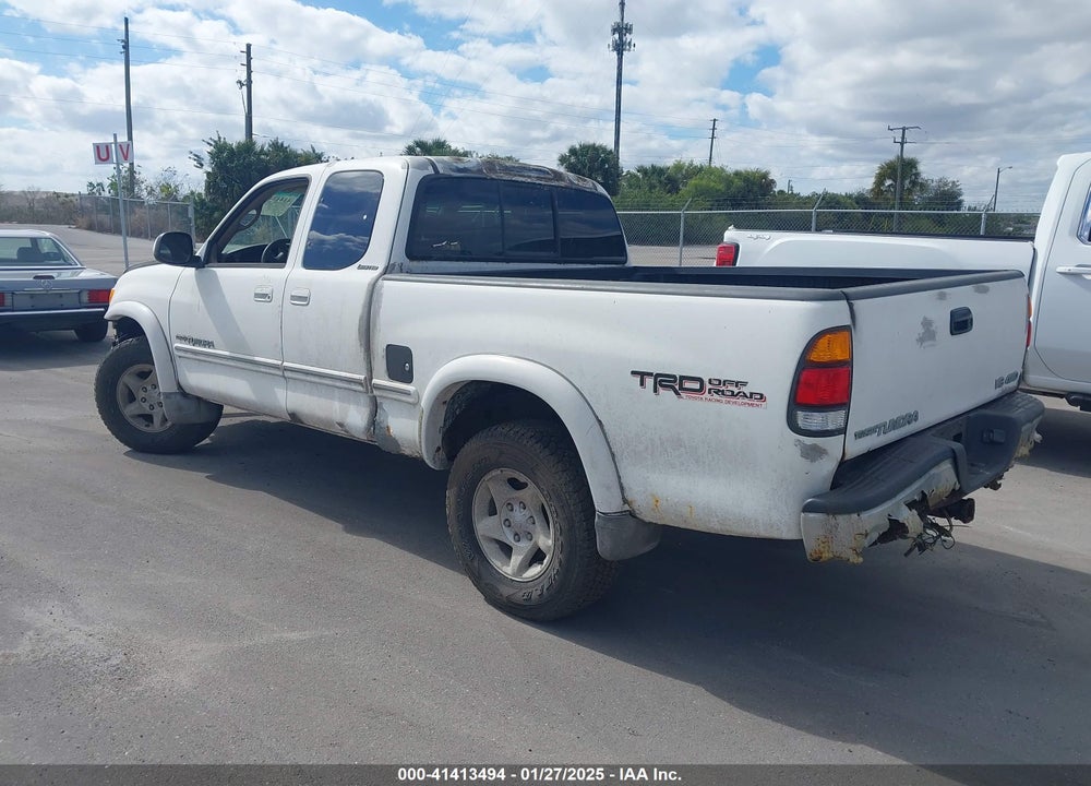 2000 TOYOTA TUNDRA LTD V8 VIN: 5TBBT4816YS085075