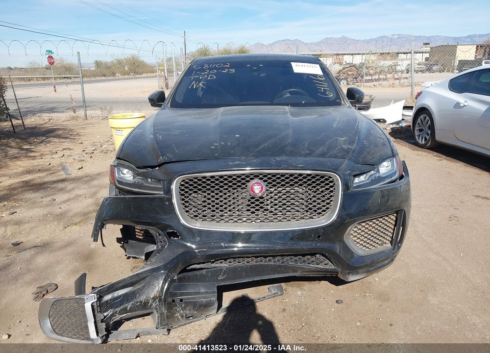 2020 JAGUAR F-PACE VIN: SADCM2FV6LA641169