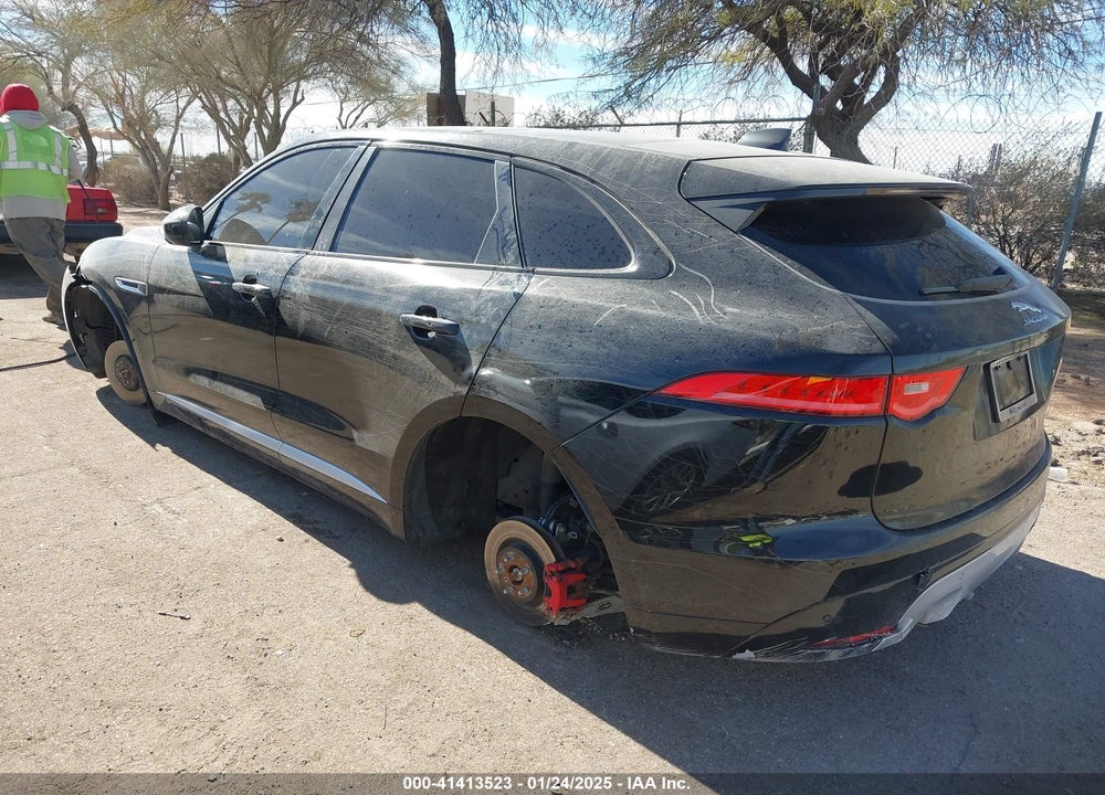 2020 JAGUAR F-PACE VIN: SADCM2FV6LA641169