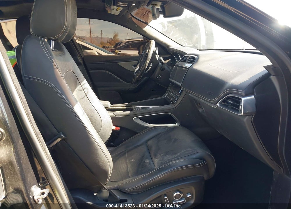 2020 JAGUAR F-PACE VIN: SADCM2FV6LA641169
