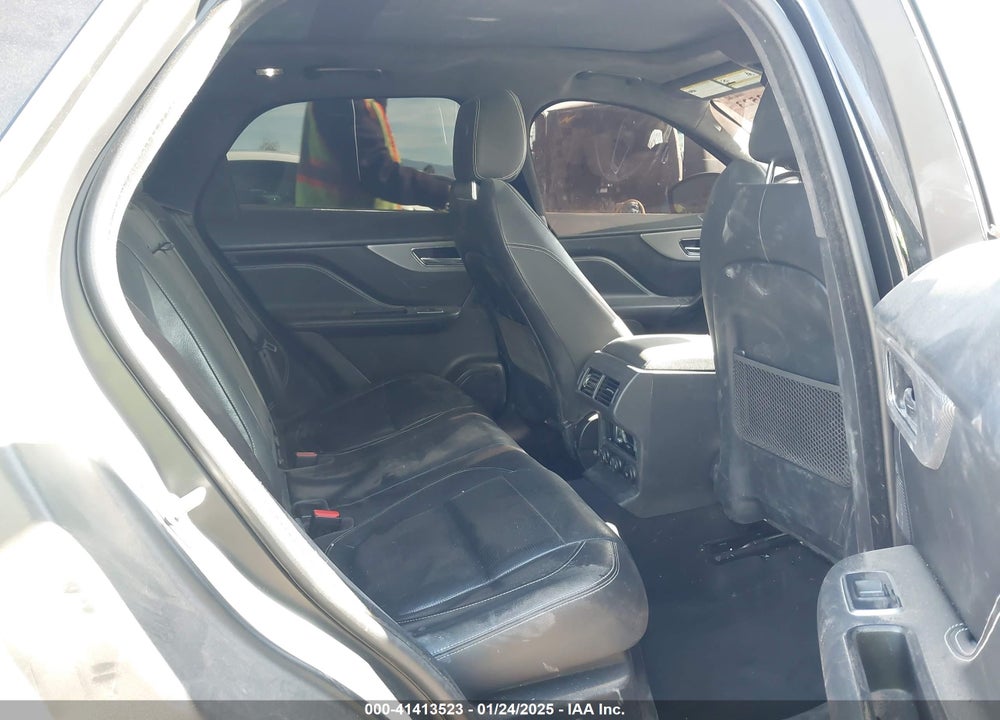 2020 JAGUAR F-PACE VIN: SADCM2FV6LA641169