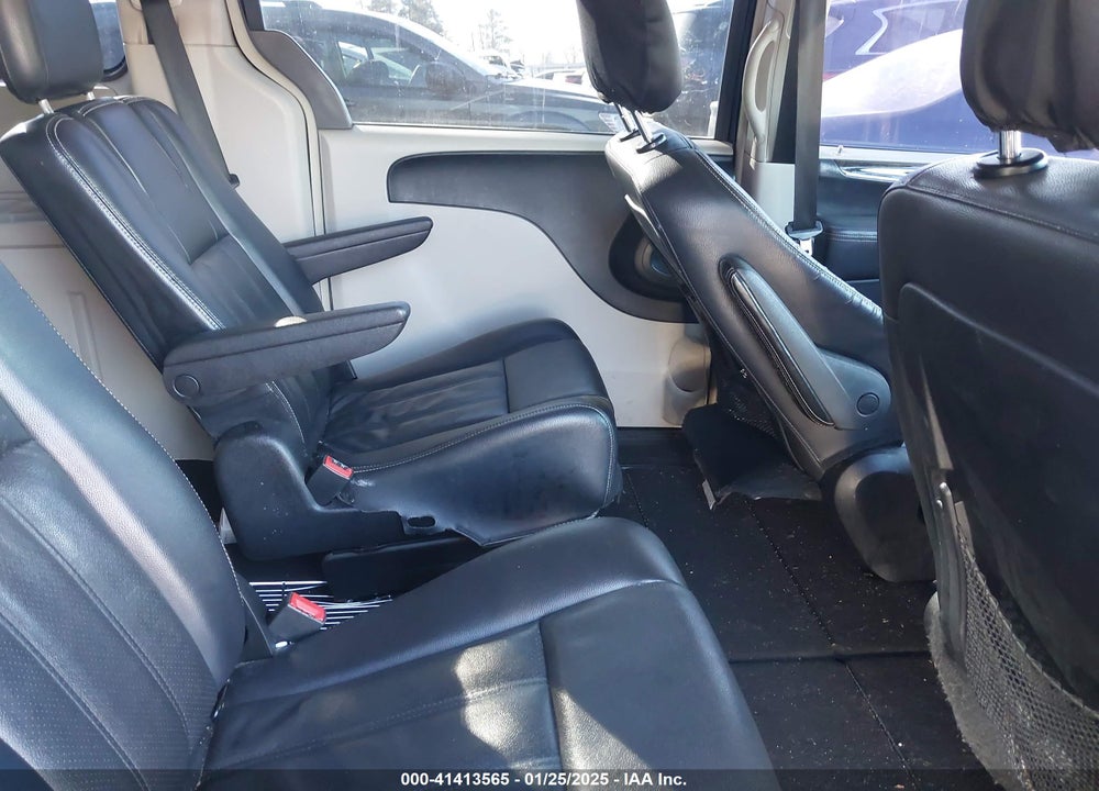 2012 CHRYSLER TOWN & COUNTRY VIN: 2C4RC1BGXCR312920