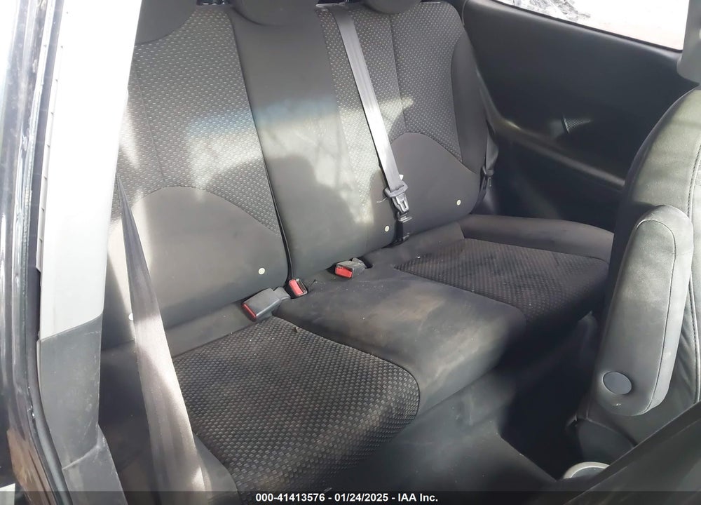 2010 HYUNDAI ACCENT VIN: KMHCM3AC0AU180999