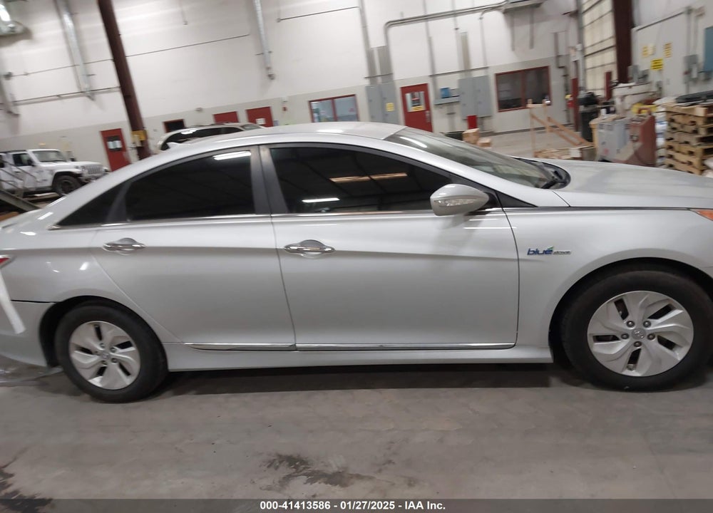 2015 HYUNDAI SONATA HYBRID VIN: KMHEC4A44FA139701