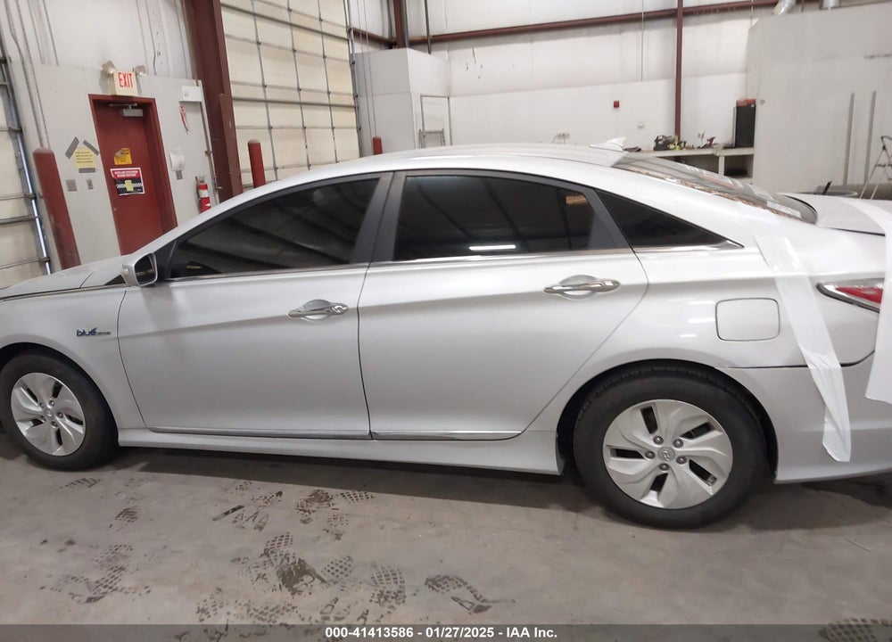 2015 HYUNDAI SONATA HYBRID VIN: KMHEC4A44FA139701