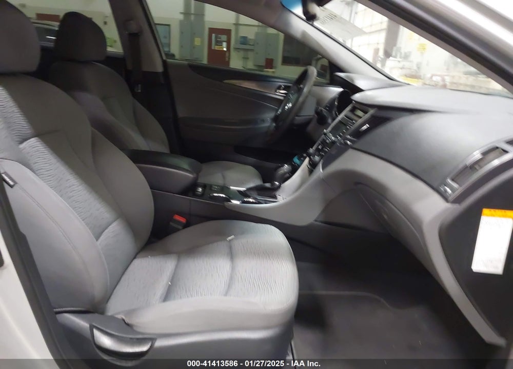 2015 HYUNDAI SONATA HYBRID VIN: KMHEC4A44FA139701