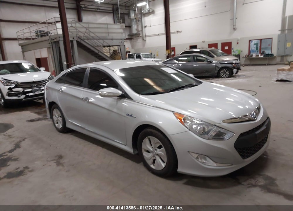 2015 HYUNDAI SONATA HYBRID VIN: KMHEC4A44FA139701