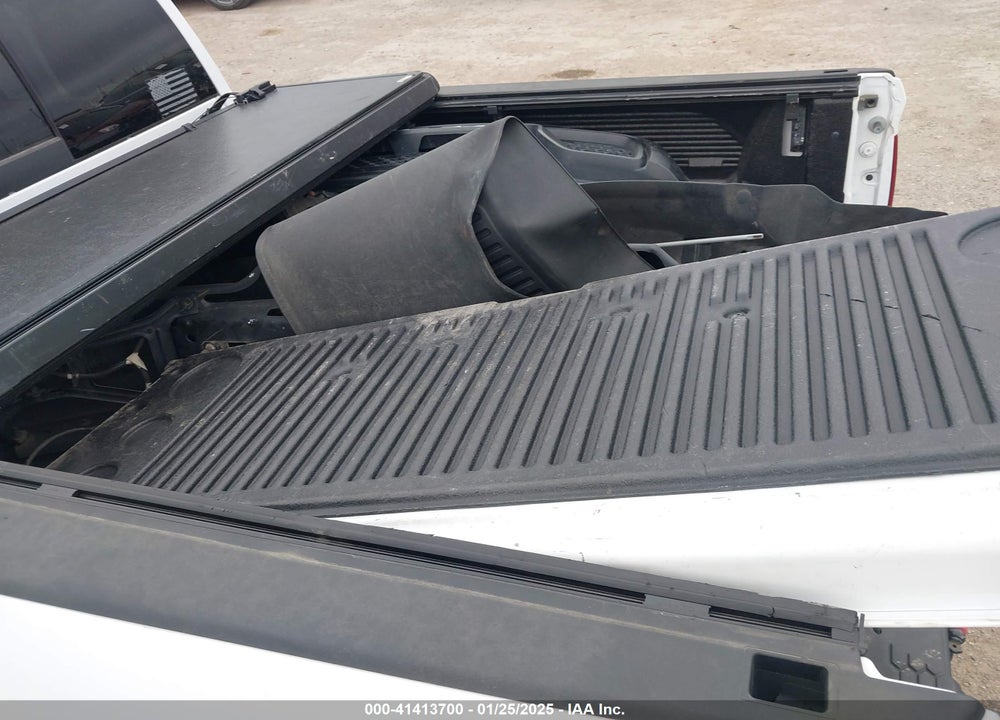 2019 RAM 1500 CLASSIC VIN: 1C6RR7LT1KS715220