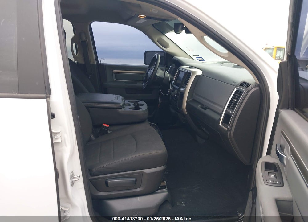 2019 RAM 1500 CLASSIC VIN: 1C6RR7LT1KS715220