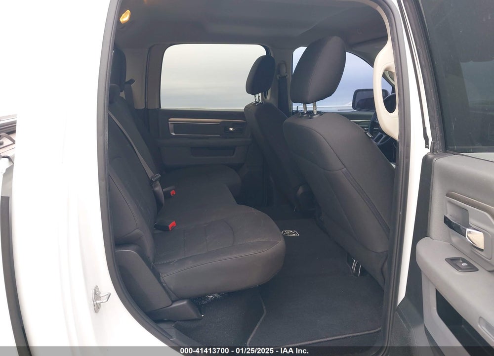 2019 RAM 1500 CLASSIC VIN: 1C6RR7LT1KS715220